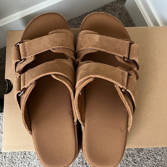 UGG Goldenstar Hi Slide Platform Sandals - Chestnut - Picture 3 of 13